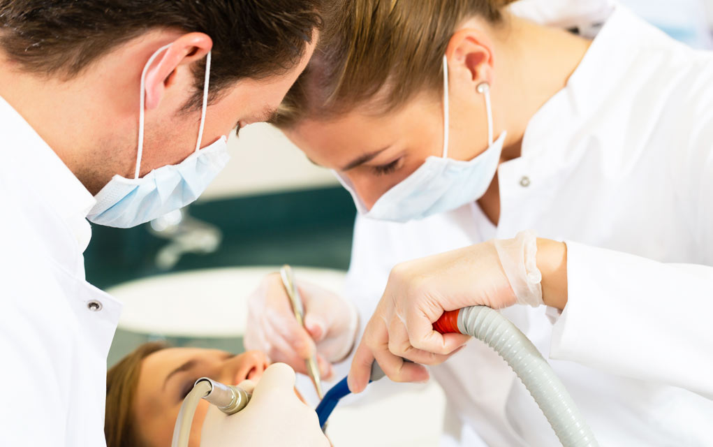 Career as a Dental Assistant Degree Advisers