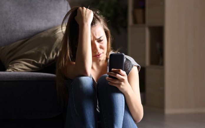 How-Social-Media-is-Killing-Your-Future