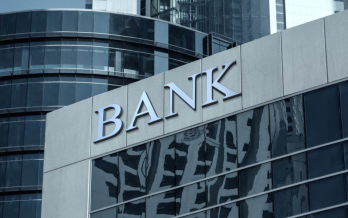 How-to-Choose-a-Bank-in-College (1) How to Choose a Bank in College