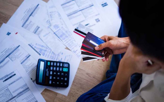 How-to-Avoid-Credit-Card-Debt-in-College How to Avoid Credit Card Debt in College