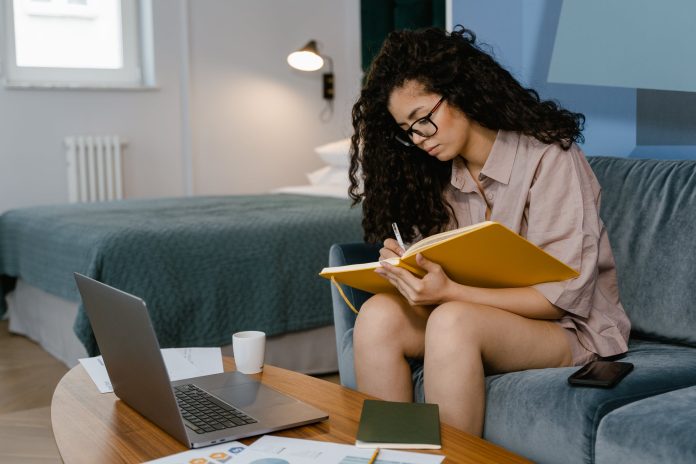 pexels-photo-7606074 psychology degree